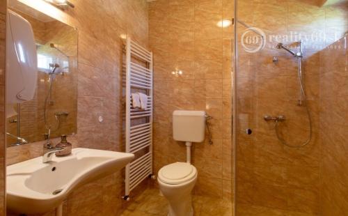 MAĎARSKO - MESZES TOP PENZIÓN BLÍZKO JAZERA, VÝBORNÁ INVESTÍCIA.