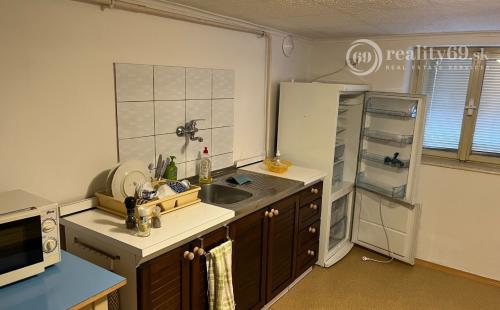 PLOSKÉ - ORTÁŠE POSCHODOVÝ RODINNÝ DOM IBA 16 KM OD KOŠÍC