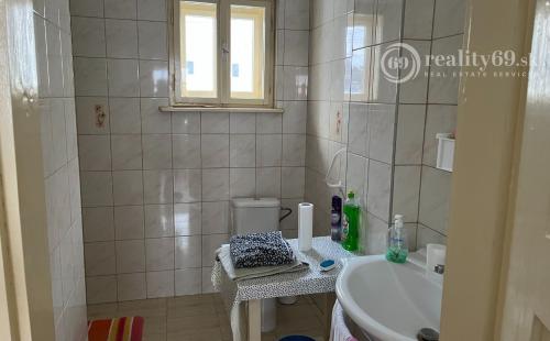 PLOSKÉ - ORTÁŠE POSCHODOVÝ RODINNÝ DOM IBA 16 KM OD KOŠÍC