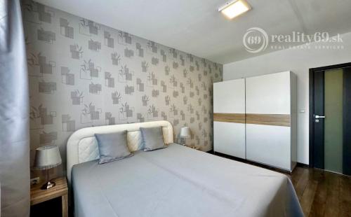 FURČA - KOMPLEX NA HORE - 2 IZBOVÝ KOMPLETNE ZARIADENÝ BYT 56 M2.