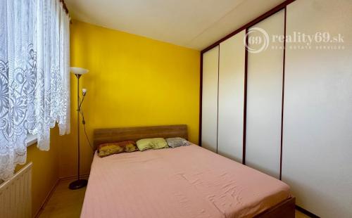 FURČA - ADLEROVA PEKNÝ 3 IZBOVÝ BYT 58 M2, LODŽIA, PO  REKONŠTRUKCII ZARIADENÝ.