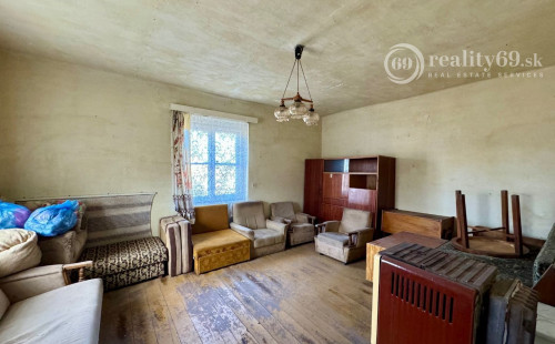 MAĎARSKO - RUDABÁNYA 1 IZBOVÝ RODINNÝ DOM S POZEMKOM 839 M2