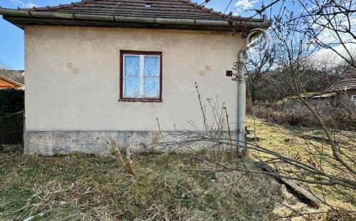 MAĎARSKO - RUDABÁNYA 1 IZBOVÝ RODINNÝ DOM S POZEMKOM 839 M2