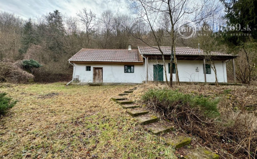 MAĎARSKO - TELKIBÁNYA PEKNÝ RODINNÝ DOM S KOMOROU LEN 30 KM OD KOŠÍC.