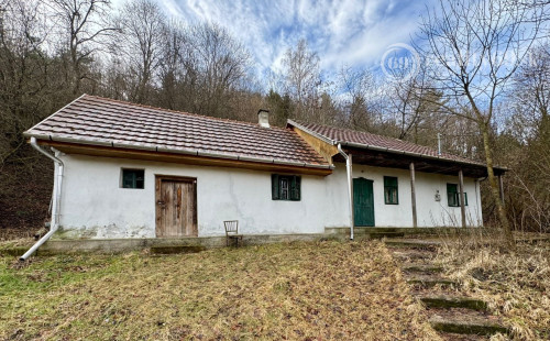 MAĎARSKO - TELKIBÁNYA PEKNÝ RODINNÝ DOM S KOMOROU LEN 30 KM OD KOŠÍC.