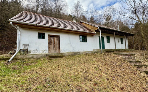 MAĎARSKO - TELKIBÁNYA PEKNÝ RODINNÝ DOM S KOMOROU LEN 30 KM OD KOŠÍC.