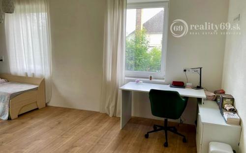 MAĎARSKO - NOVAJIDRANY - RODINNÉ SÍDLO S FANTASTICKÝM POZEMKOM.