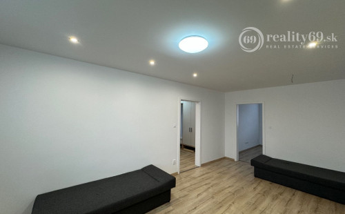 STARÉ MESTO - KUZMÁNYHO 4 IZBOVÝ BYT PO NOVEJ REKONŠTRUKCII.