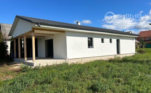 MAĎARSKO - GONC NOVOSTAVBA 4 IZBOVÉHO RD 100 M2, POZEMOK 852 M2