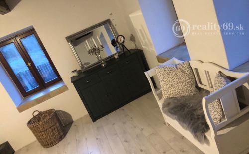 MAĎARSKO - KÉKED 3 IZBOVÝ RODINNÝ DOM S PEKNÝM POZEMKOM POHRANIČNÁ OBLASŤ.