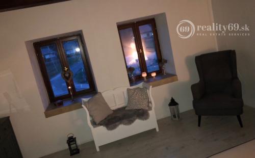 MAĎARSKO - KÉKED 3 IZBOVÝ RODINNÝ DOM S PEKNÝM POZEMKOM POHRANIČNÁ OBLASŤ.