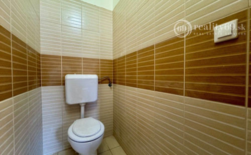 MAĎARSKO - HOLLÓHÁZA 3 IZBOVÝ RD S DVOMA BYTOVÝMI JEDNOTKAMI PO NOVEJ REKONŠTRUKCII.