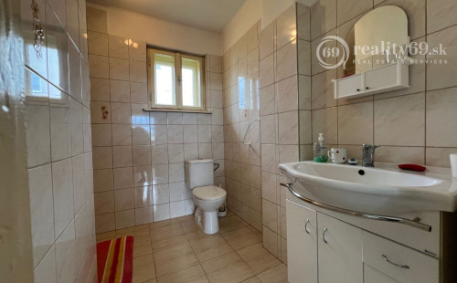 PLOSKÉ - ORTÁŠE POSCHODOVÝ RODINNÝ DOM IBA 16 KM OD KOŠÍC