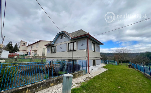 PLOSKÉ - ORTÁŠE POSCHODOVÝ RODINNÝ DOM IBA 16 KM OD KOŠÍC