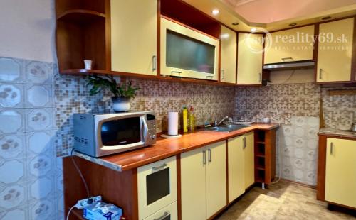 MAĎARSKO - SZENDRO PEKNÝ 4 IZBOVÝ POSCHODOVÝ RODINNÝ DOM.