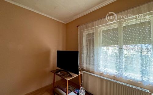 MAĎARSKO - SZENDRO PEKNÝ 4 IZBOVÝ POSCHODOVÝ RODINNÝ DOM.