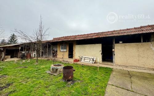 MAĎARSKO - SZENDRO PEKNÝ 4 IZBOVÝ POSCHODOVÝ RODINNÝ DOM.