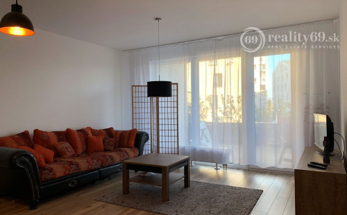 REZERVOVANÉ - NOVÁ TERASA -  2 IZBOVÝ BYT NOVOSTAVBA 57 M2 S VEĽKOU TERASOU, PARKOVACIE MIESTO, KOMORA