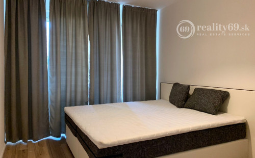 REZERVOVANÉ - NOVÁ TERASA -  2 IZBOVÝ BYT NOVOSTAVBA 57 M2 S VEĽKOU TERASOU, PARKOVACIE MIESTO, KOMORA