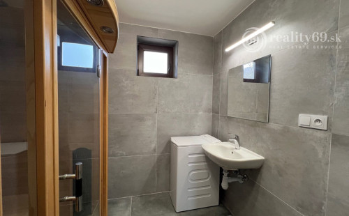 VEĽKÁ DOMAŠA - VALKOV APARTMÁNOVÝ DOM SO 6 OBYTNÝMI JEDNOTKAMI.