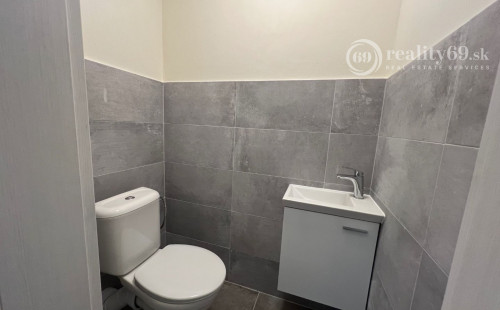 VEĽKÁ DOMAŠA - VALKOV APARTMÁNOVÝ DOM SO 6 OBYTNÝMI JEDNOTKAMI.