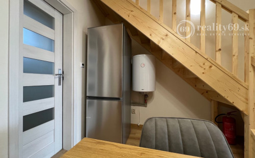 VEĽKÁ DOMAŠA - VALKOV APARTMÁNOVÝ DOM SO 6 OBYTNÝMI JEDNOTKAMI.