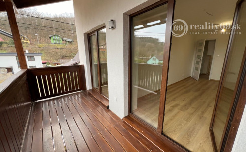 VEĽKÁ DOMAŠA - VALKOV APARTMÁNOVÝ DOM SO 6 OBYTNÝMI JEDNOTKAMI.