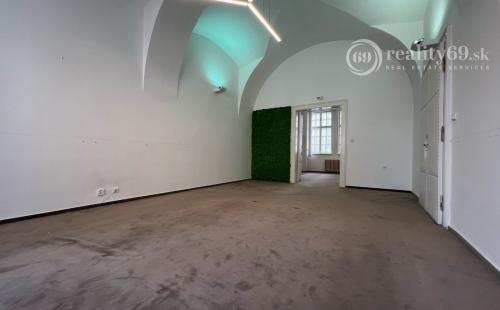 KOŠICE - NA PRENÁJOM KANCELÁRSKE PRIESTORY NA ALŽBETINEJ ULICI TOP LOKALITA.