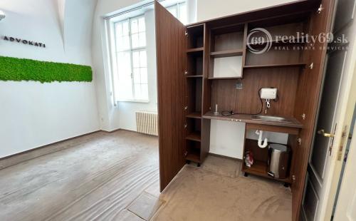 KOŠICE - NA PRENÁJOM KANCELÁRSKE PRIESTORY NA ALŽBETINEJ ULICI TOP LOKALITA.