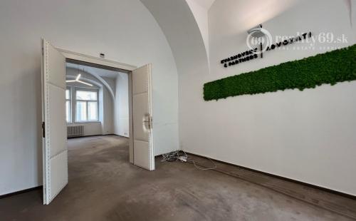 KOŠICE - NA PRENÁJOM KANCELÁRSKE PRIESTORY NA ALŽBETINEJ ULICI TOP LOKALITA.