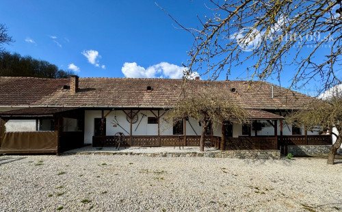 MAĎARSKO - MESZES PEKNÝ 4 IZBOVÝ GAZDOVSKÝ DOM, PO REKONŠTRUKCII - VEĽKÝ POZEMOK 2.425 M2