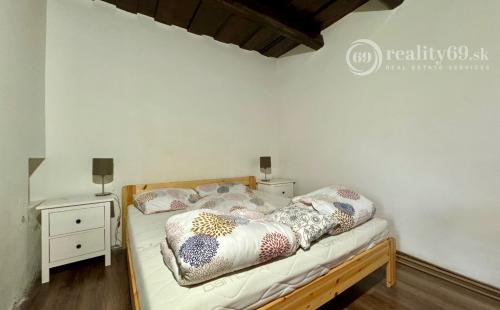 MAĎARSKO - MESZES PEKNÝ 4 IZBOVÝ GAZDOVSKÝ DOM, PO REKONŠTRUKCII - VEĽKÝ POZEMOK 2.425 M2