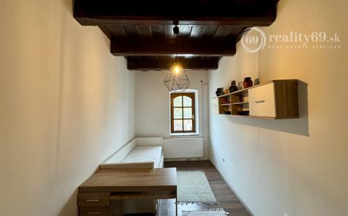 MAĎARSKO - MESZES PEKNÝ 4 IZBOVÝ GAZDOVSKÝ DOM, PO REKONŠTRUKCII - VEĽKÝ POZEMOK 2.425 M2