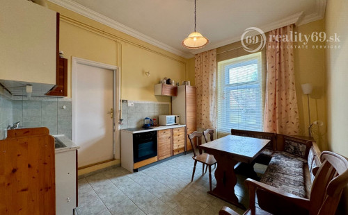 MAĎARSKO - TÁLLYA SUPER 3 IZBOVÝ RODINNÝ DOM V TOKAJSKEJ VINOHRADNÍCKEJ OBLASTI.