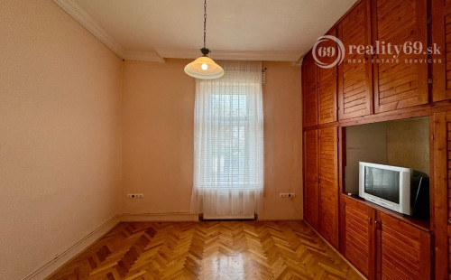 MAĎARSKO - TÁLLYA SUPER 3 IZBOVÝ RODINNÝ DOM V TOKAJSKEJ VINOHRADNÍCKEJ OBLASTI.