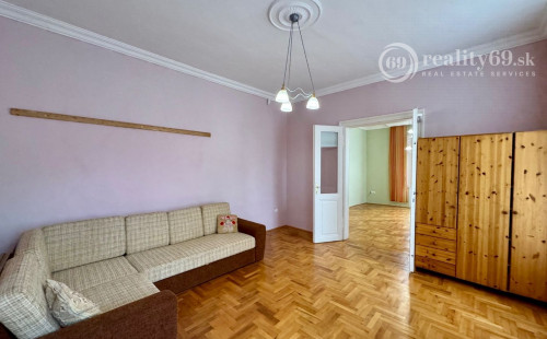 MAĎARSKO - TÁLLYA SUPER 3 IZBOVÝ RODINNÝ DOM V TOKAJSKEJ VINOHRADNÍCKEJ OBLASTI.