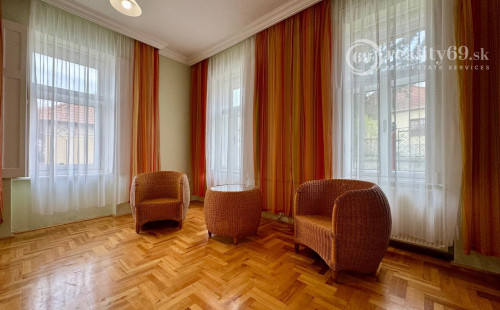 MAĎARSKO - TÁLLYA SUPER 3 IZBOVÝ RODINNÝ DOM V TOKAJSKEJ VINOHRADNÍCKEJ OBLASTI.