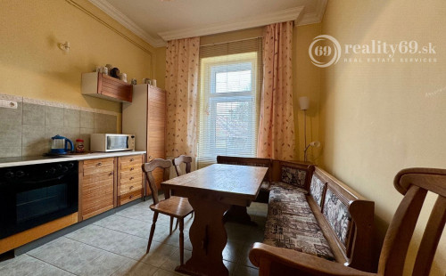 MAĎARSKO - TÁLLYA SUPER 3 IZBOVÝ RODINNÝ DOM V TOKAJSKEJ VINOHRADNÍCKEJ OBLASTI.