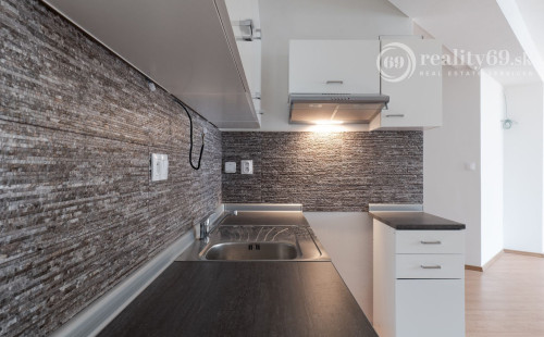 MARIÁNKA - 2 IZBOVÝ BYT 55 M2 VHODNÝ AJ NA PODNIKANIE.