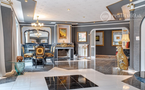 MARIÁNKA - TOP PONUKA PENZÓN S 13 IZBAMI, VINÁREŇ, BAZÉN, ALTÁNOK - SUPER STAV.