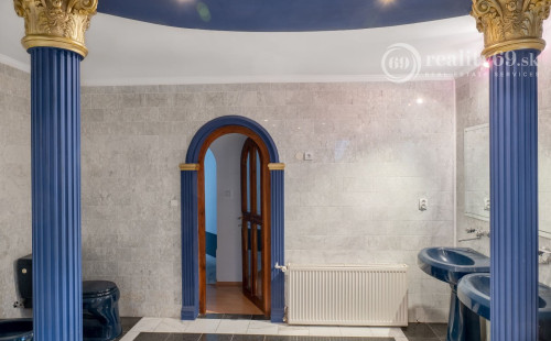 MARIÁNKA - TOP PONUKA PENZÓN S 13 IZBAMI, VINÁREŇ, BAZÉN, ALTÁNOK - SUPER STAV.