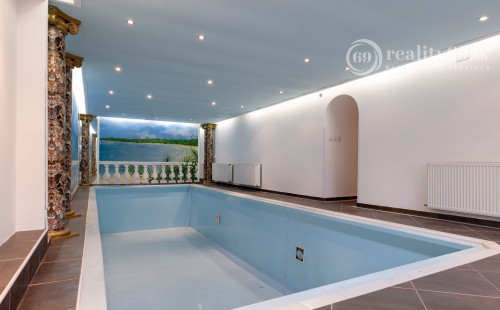 MARIÁNKA - TOP PONUKA PENZÓN S 13 IZBAMI, VINÁREŇ, BAZÉN, ALTÁNOK - SUPER STAV.