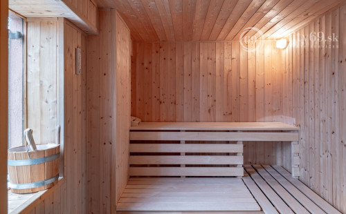 MARIÁNKA - TOP PONUKA PENZÓN S 13 IZBAMI, VINÁREŇ, BAZÉN, ALTÁNOK - SUPER STAV.