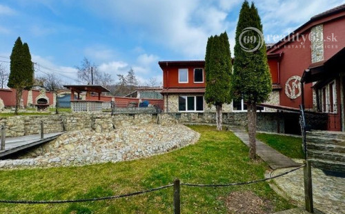 MARIÁNKA - TOP PONUKA PENZÓN S 13 IZBAMI, VINÁREŇ, BAZÉN, ALTÁNOK - SUPER STAV.