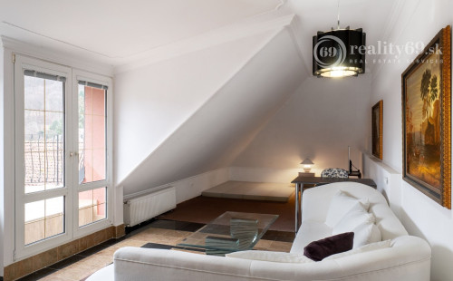 MARIÁNKA - TOP PONUKA PENZÓN S 13 IZBAMI, VINÁREŇ, BAZÉN, ALTÁNOK - SUPER STAV.