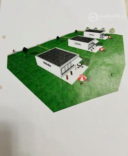 VINNÉ - STAVEBNÝ POZEMOK 925 M2 NA VÝSTAVBU CHATY A VLASTNÝM MÓLOM.