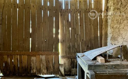 MAĎARSKO - TELKIBÁNYA PEKNÝ DOM  S LETNOU KUCHYŇOU S PEKNÝM POZEMKOM 500 m2.