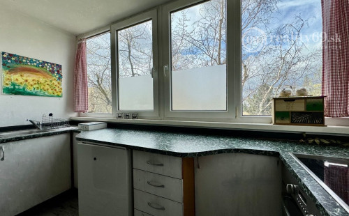 ROSNÁ - PEKNÝ 1,5  IZBOVÝ BYT PO REKONŠTRUKCII ČIASTOČNE ZARIADENÝ.