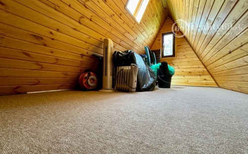 MAĎARSKO - JAZERO RAKACA - 2 IZBOVÁ POSCHODOVÁ CHATA  - PRI JAZERE S TERASOU.