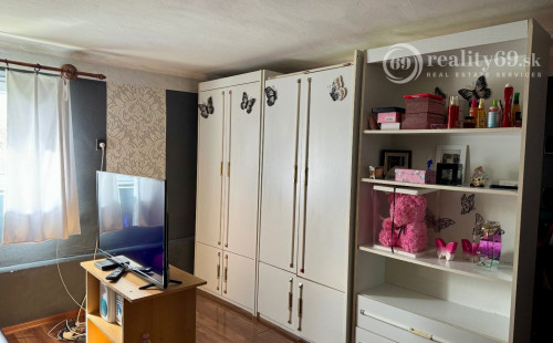 MAĎARSKO - RUDABÁNYA  3 IZBOVÝ RODINNÝ DOM S POZEMKOM 600 M2